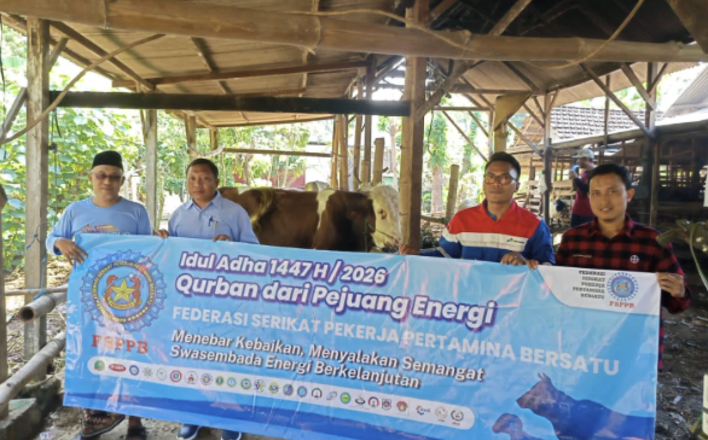 Pertamina dan FSPPB Salurkan Hewan Kurban untuk Pesantren di Tuban pada Iduladha 1447 H